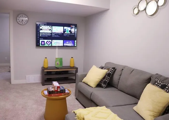 Deluxe 2 Bedroom Suite With*Netflix/Cable/Prime