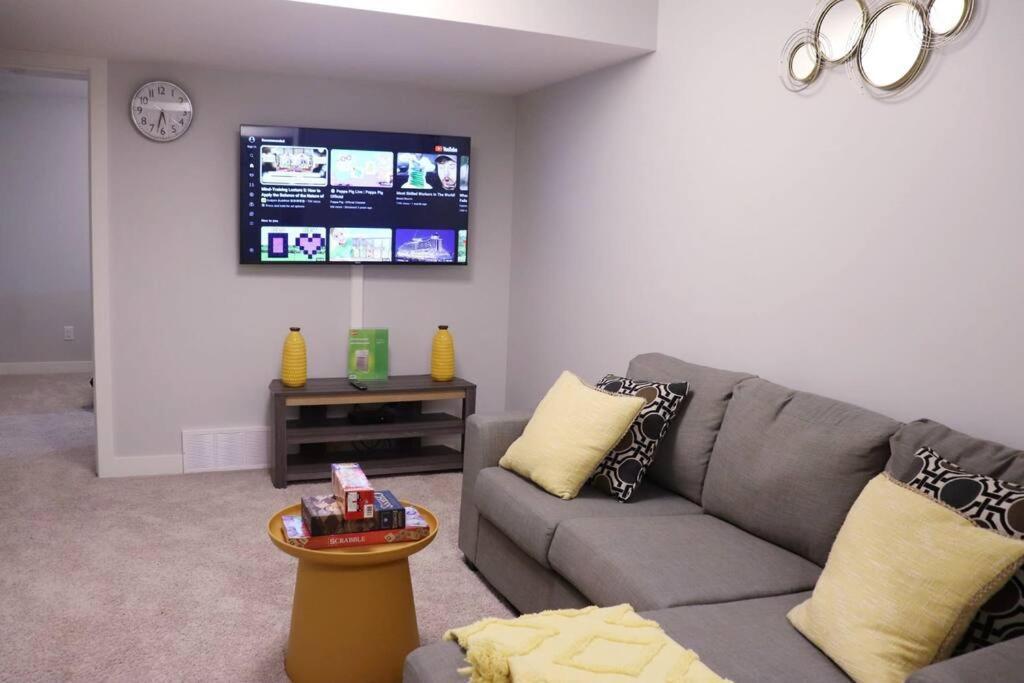 Holiday home Deluxe 2 Bedroom With*netflix/cable/prime Edmonton